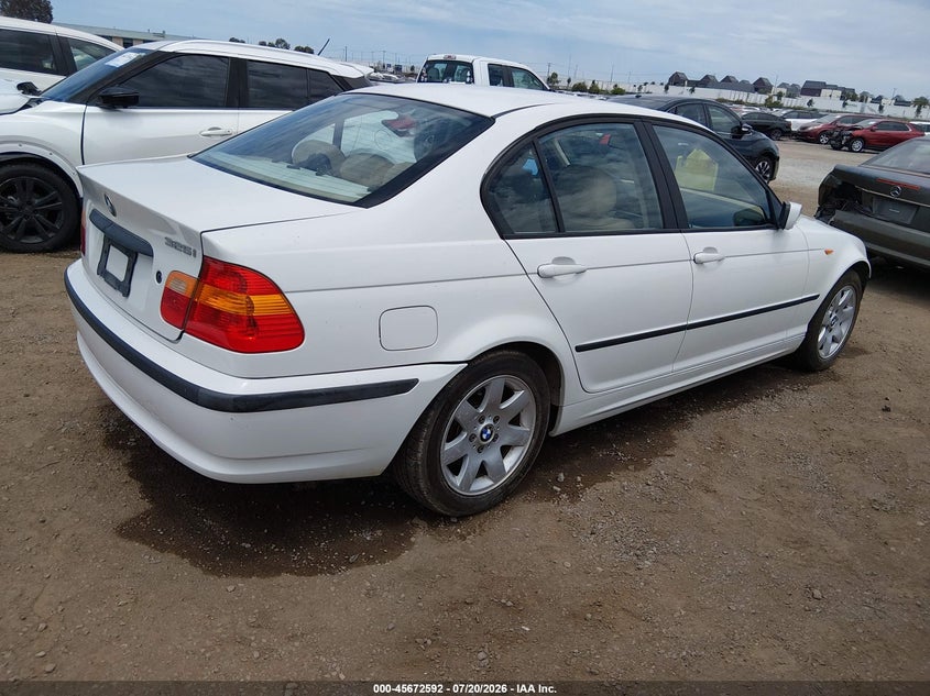 2004 BMW 3 series VIN WBAAZ33414KP89020 IAAI salvage auction — LEFT FRONT, Salvage (California), sold $950 on 2026-08-10 (photo 4)