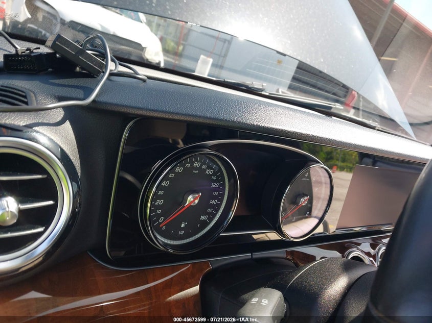 2019 Mercedes-benz E-klasse VIN WDDZF4JB3KA516885 IAAI salvage auction — WATER/FLOOD, Rebuildable (Florida), sold $4,700 on 2026-08-20 (photo 7)
