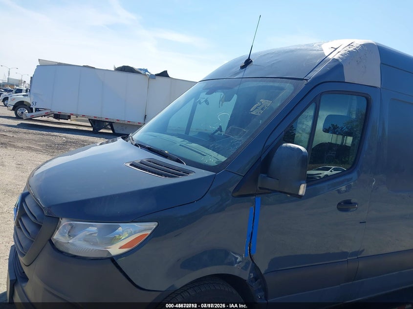 2019 Mercedes-benz Sprinter VIN WD4PF0CD6KP077449 IAAI salvage auction — LEFT & RIGHT, Clear (New Jersey), sold $3,650 on 2026-07-29 (photo 6)