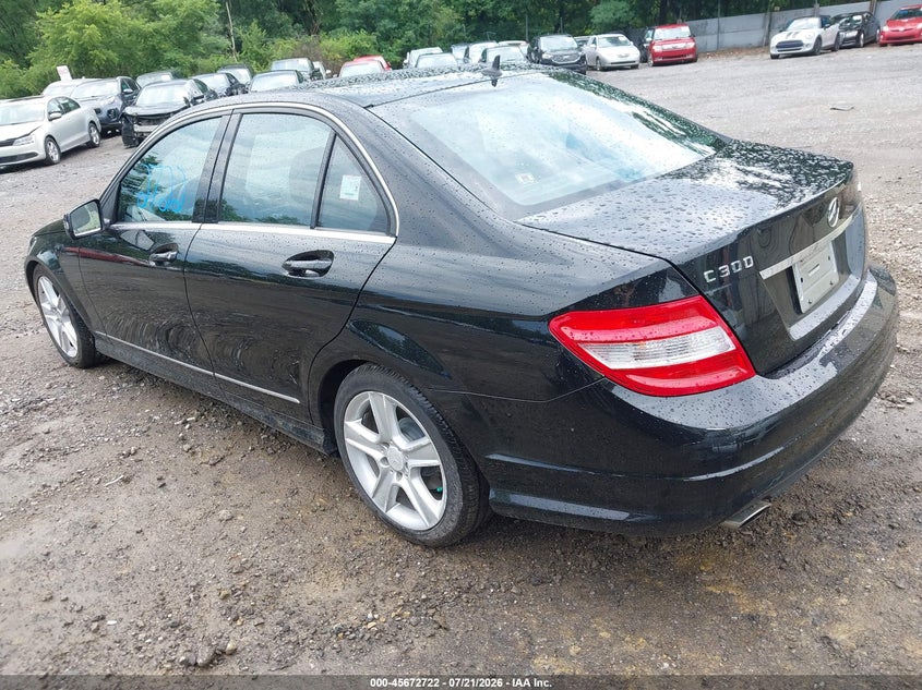 2010 Mercedes-benz C class VIN WDDGF8BB7AR111187 IAAI salvage auction — NORMAL WEAR, Clear (Pennsylvania), sold $825 on 2026-07-28 (photo 3)