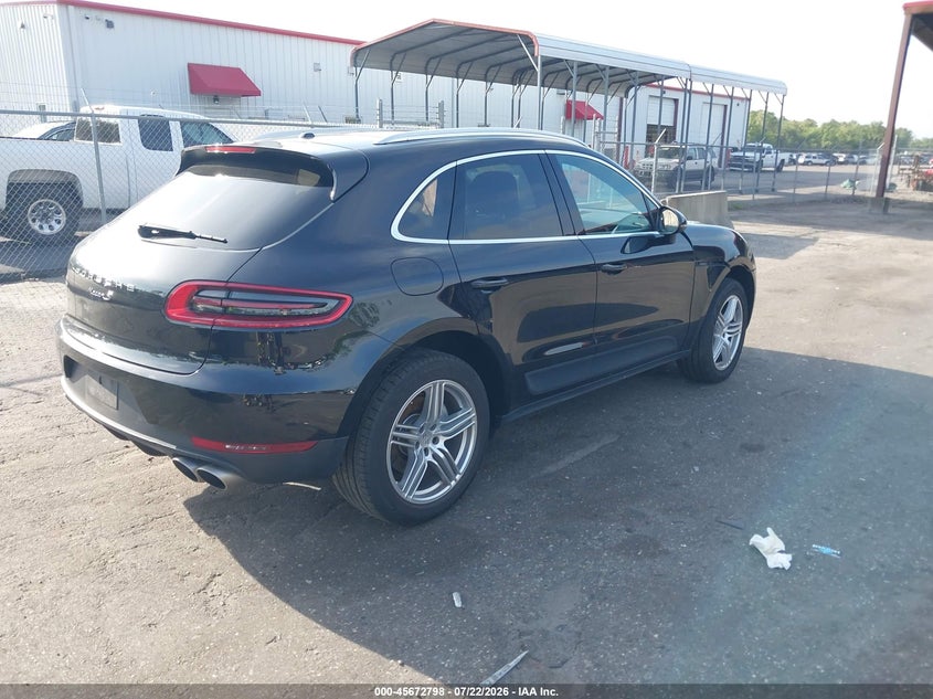 2015 Porsche Macan VIN WP1AB2A58FLB71413 IAAI salvage auction — LEFT SIDE, Salvage Title, sold $6,600 on 2026-08-23 (photo 4)