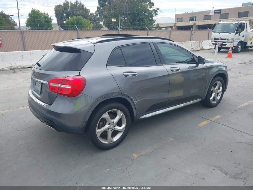 2017 Mercedes-benz Gla-klasse VIN WDCTG4EB7HJ285984 IAAI salvage auction — NORMAL WEAR, Clear - Dealer Only (California), sold $1,550 on 2026-07-29 (photo 4)