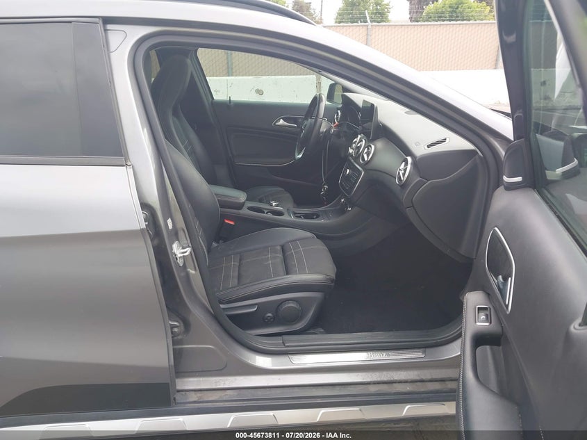 2017 Mercedes-benz Gla-klasse VIN WDCTG4EB7HJ285984 IAAI salvage auction — NORMAL WEAR, Clear - Dealer Only (California), sold $1,550 on 2026-07-29 (photo 5)