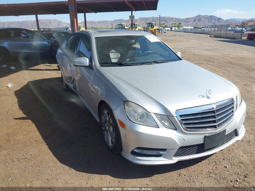 2012 Mercedes-benz E-klasse VIN WDDHF5KB4CA584582 IAAI salvage auction — UNKNOWN, Wait Title, sold $675 on 2026-08-18 (photo 1)