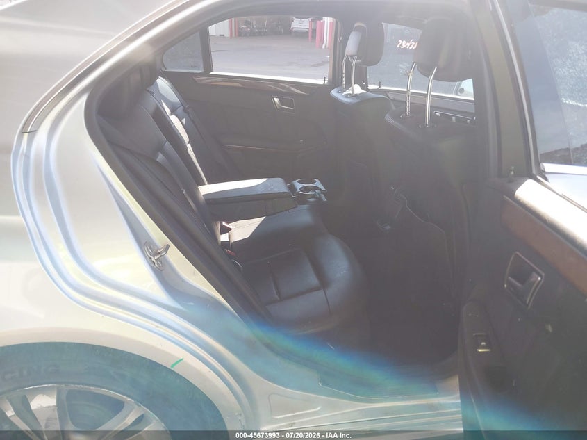 2012 Mercedes-benz E-klasse VIN WDDHF5KB4CA584582 IAAI salvage auction — UNKNOWN, Wait Title, sold $675 on 2026-08-18 (photo 8)