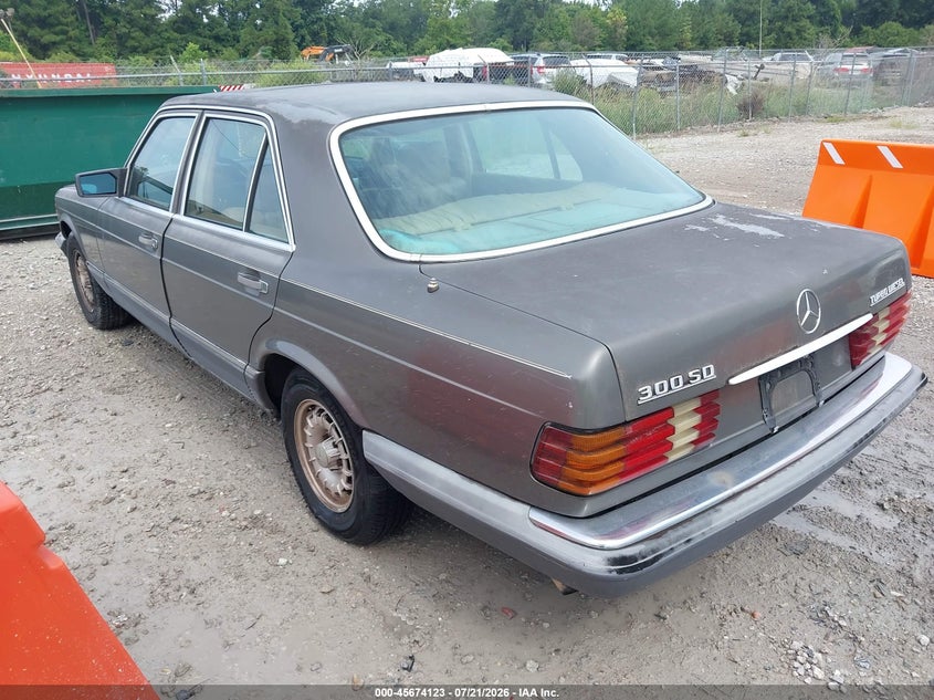 1984 Mercedes-benz 300 VIN WDBCB20A7EA065262 IAAI salvage auction — NORMAL WEAR, Clear-Dealer Only (North Carolina), sold $325 on 2026-07-28 (photo 3)