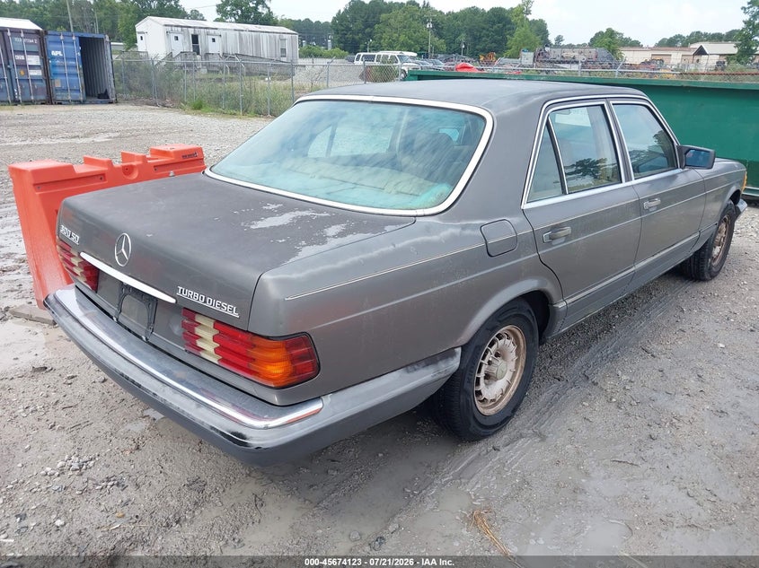 1984 Mercedes-benz 300 VIN WDBCB20A7EA065262 IAAI salvage auction — NORMAL WEAR, Clear-Dealer Only (North Carolina), sold $325 on 2026-07-28 (photo 4)