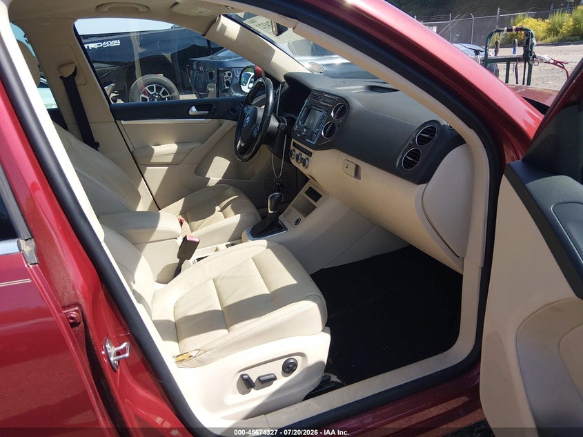 2013 Volkswagen Tiguan VIN WVGAV7AX2DW029170 IAAI salvage auction — FRONT END, Clear (Massachusetts), sold $675 on 2026-08-04 (photo 5)