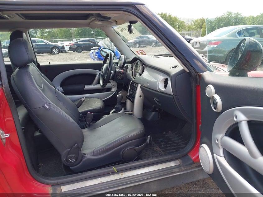 2002 Mini Cooper VIN WMWRC33492TE12448 IAAI salvage auction — NORMAL WEAR, Clear (New Jersey), sold $25 on 2026-08-13 (photo 5)
