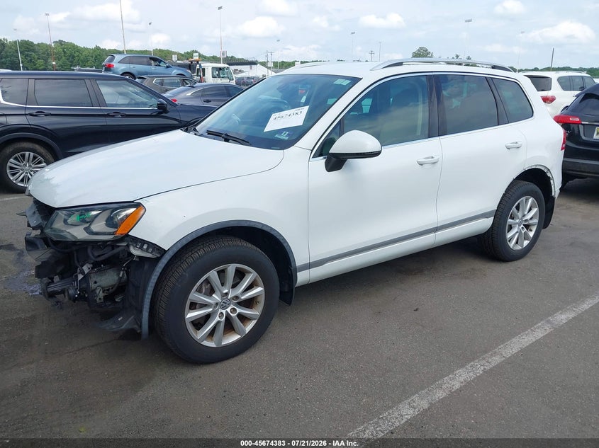 2013 Volkswagen Touareg VIN WVGEF9BPXDD013206 IAAI salvage auction — FRONT END, Wait Title, sold $225 on 2026-08-10 (photo 2)
