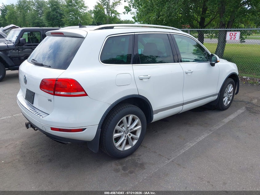 2013 Volkswagen Touareg VIN WVGEF9BPXDD013206 IAAI salvage auction — FRONT END, Wait Title, sold $225 on 2026-08-10 (photo 4)