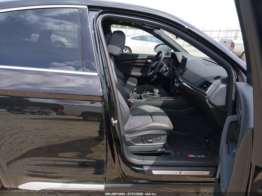 2025 Audi Sq5 sportback VIN WA124AFY8S2057757 IAAI salvage auction — REAR END, Wait Title, sold $17,600 on 2026-08-08 (photo 5)