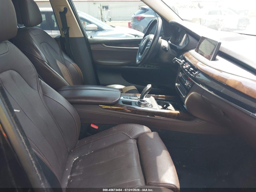 2015 BMW X5 VIN 5UXKR0C53F0K55836 IAAI salvage auction — NORMAL WEAR, Regular Certificate (Iowa), sold $500 on 2026-07-29 (photo 5)