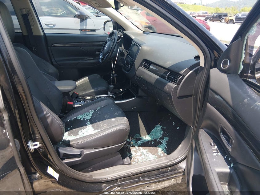 2017 Mitsubishi Outlander VIN JA4AZ3A36HZ057437 IAAI salvage auction — SIDE, Salvage Title, sold $2,200 on 2026-09-11 (photo 5)