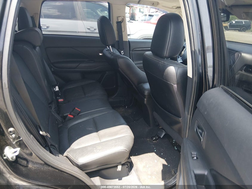 2017 Mitsubishi Outlander VIN JA4AZ3A36HZ057437 IAAI salvage auction — SIDE, Salvage Title, sold $2,200 on 2026-09-11 (photo 8)
