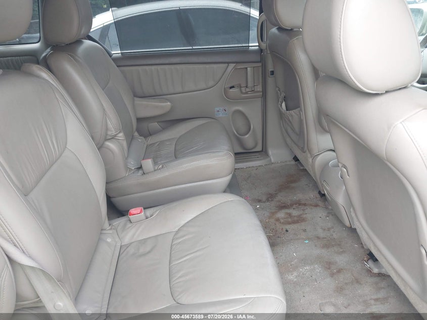 2010 Toyota Sienna VIN 5TDYK4CC1AS294811 IAAI salvage auction — NORMAL WEAR, Clear (North Carolina), sold $1,675 on 2026-07-30 (photo 8)