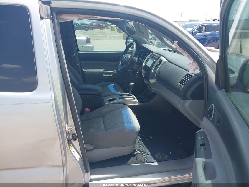 2014 Toyota Tacoma VIN 5TFTX4GN9EX029061 IAAI salvage auction — SIDE, Salvage Title, sold $4,050 on 2026-08-02 (photo 5)