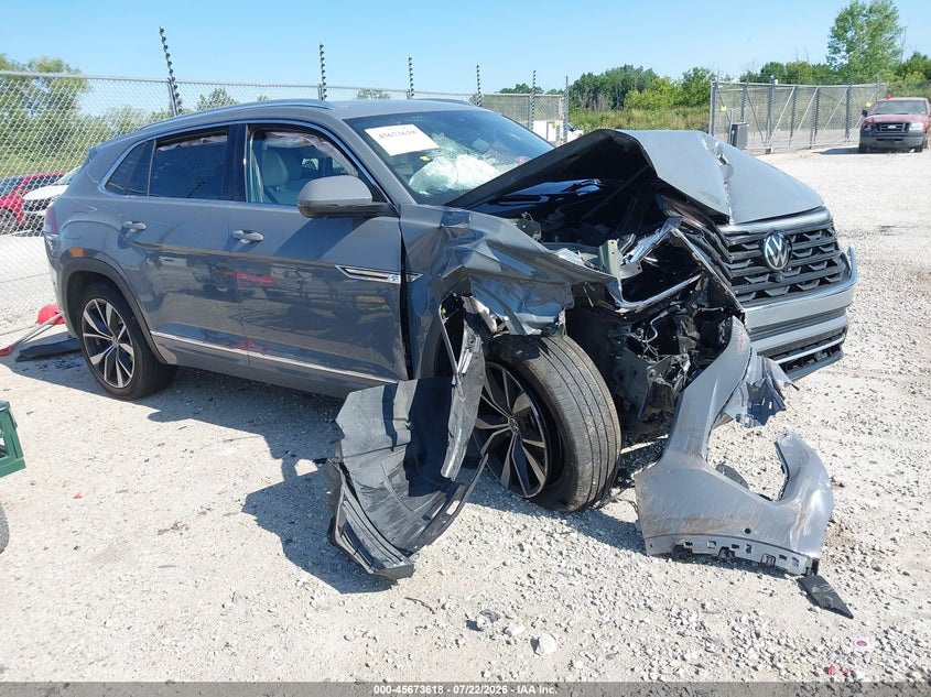 2025 Volkswagen Atlas cross sport VIN 1V2FE2CA1SC202423 — IAAI salvage auction photo
