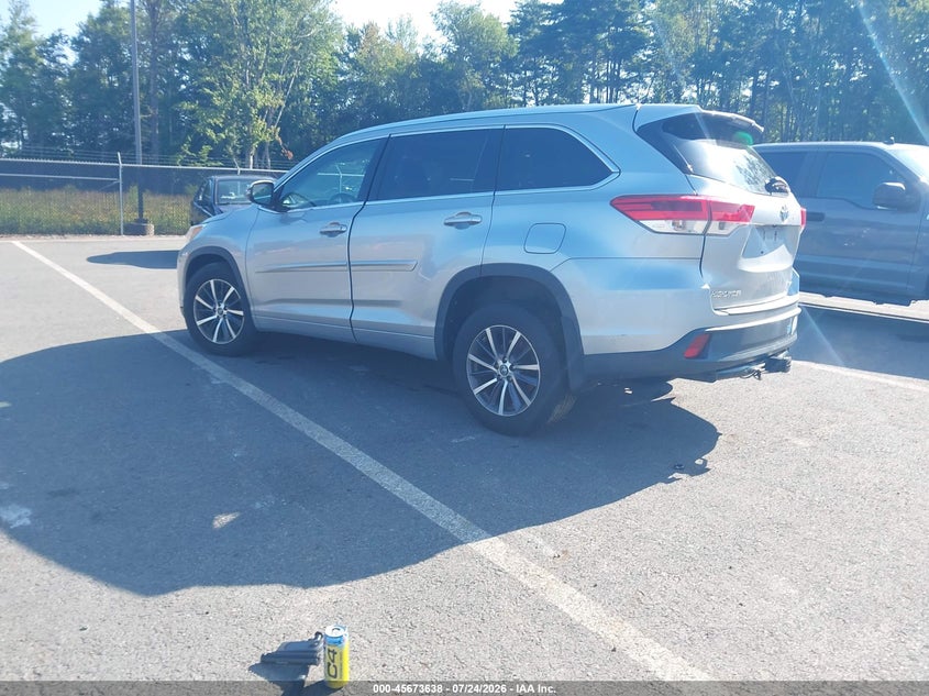 2017 Toyota Highlander VIN 5TDJZRFH7HS413912 IAAI salvage auction — RIGHT FRONT, Mv-907A (New York), sold $6,900 on 2026-07-30 (photo 3)