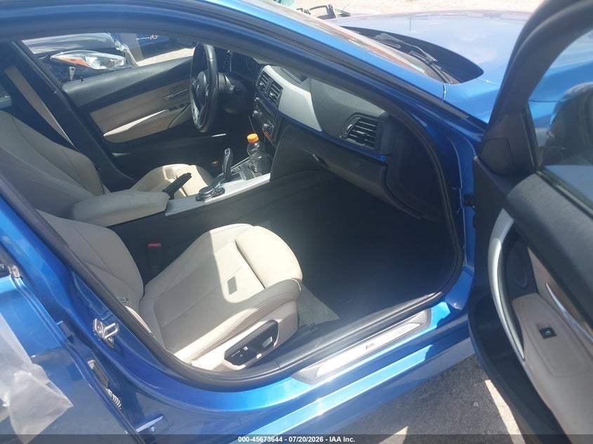 2015 BMW 3er VIN WBA3B3G52FNR88692 IAAI salvage auction — RIGHT REAR, Salvage Title, sold $4,450 on 2026-08-18 (photo 5)