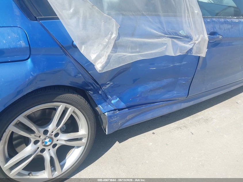 2015 BMW 3er VIN WBA3B3G52FNR88692 IAAI salvage auction — RIGHT REAR, Salvage Title, sold $4,450 on 2026-08-18 (photo 6)