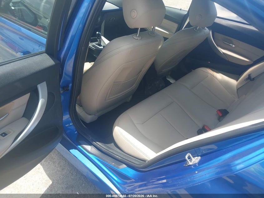 2015 BMW 3er VIN WBA3B3G52FNR88692 IAAI salvage auction — RIGHT REAR, Salvage Title, sold $4,450 on 2026-08-18 (photo 8)