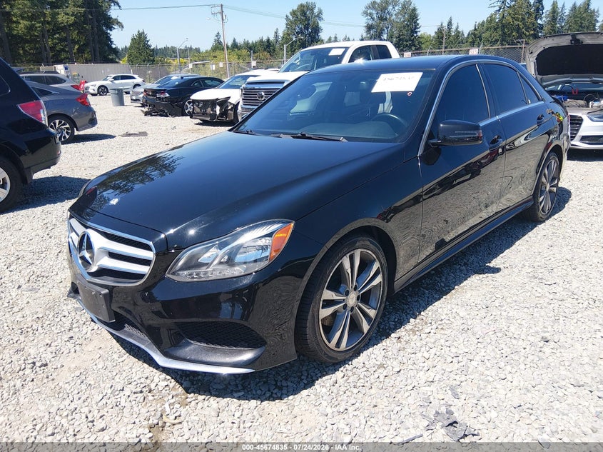 2014 Mercedes-benz E-klasse VIN WDDHF5KB4EB014689 IAAI salvage auction — SIDE, Salvage Title, sold $3,250 on 2026-08-13 (photo 2)
