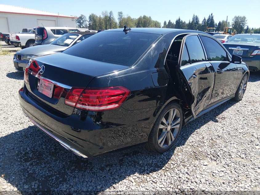 2014 Mercedes-benz E-klasse VIN WDDHF5KB4EB014689 IAAI salvage auction — SIDE, Salvage Title, sold $3,250 on 2026-08-13 (photo 4)