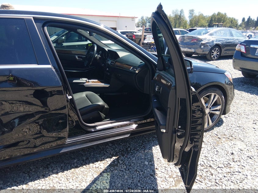 2014 Mercedes-benz E-klasse VIN WDDHF5KB4EB014689 IAAI salvage auction — SIDE, Salvage Title, sold $3,250 on 2026-08-13 (photo 5)