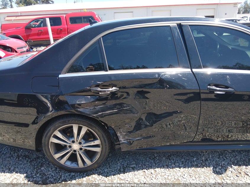 2014 Mercedes-benz E-klasse VIN WDDHF5KB4EB014689 IAAI salvage auction — SIDE, Salvage Title, sold $3,250 on 2026-08-13 (photo 6)