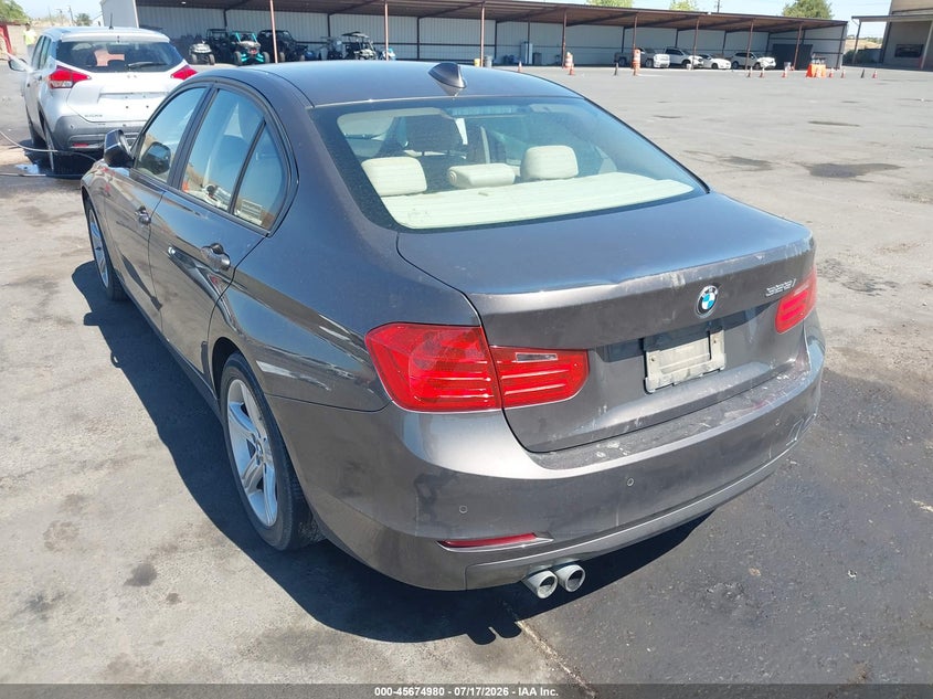 2015 BMW 3er VIN WBA3C1C52FK118918 IAAI salvage auction — RIGHT SIDE, Wait Title, sold $2,000 on 2026-08-12 (photo 3)