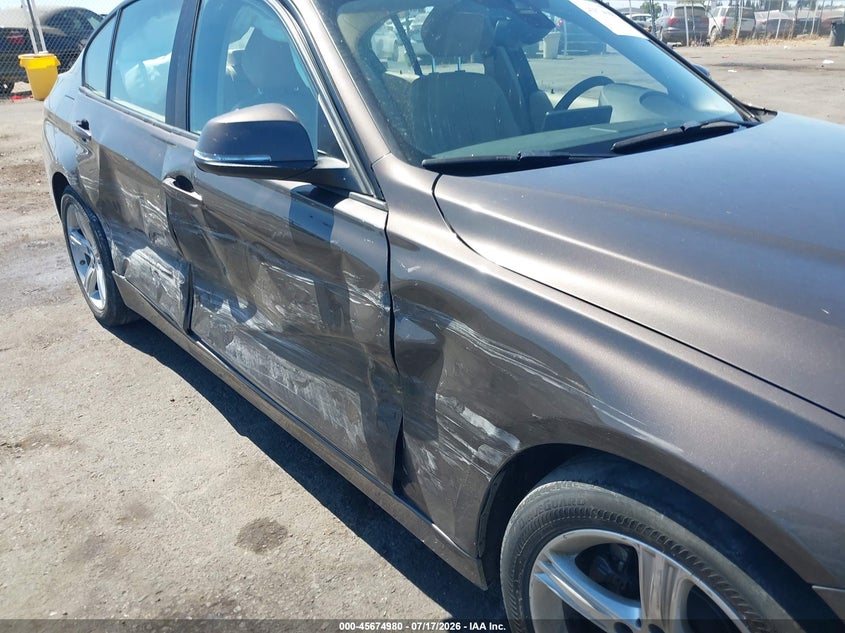 2015 BMW 3er VIN WBA3C1C52FK118918 IAAI salvage auction — RIGHT SIDE, Wait Title, sold $2,000 on 2026-08-12 (photo 6)