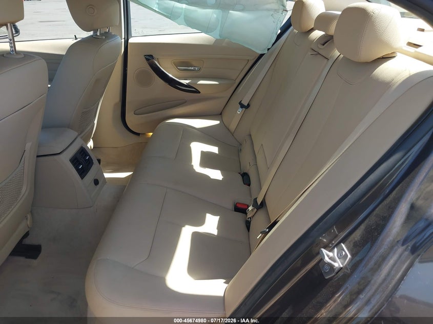 2015 BMW 3er VIN WBA3C1C52FK118918 IAAI salvage auction — RIGHT SIDE, Wait Title, sold $2,000 on 2026-08-12 (photo 8)