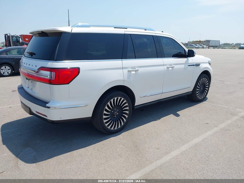 2018 Lincoln Navigator VIN 5LMJJ2TT4JEL21443 IAAI salvage auction — HAIL, Salvage Title, sold $16,750 on 2026-09-07 (photo 4)