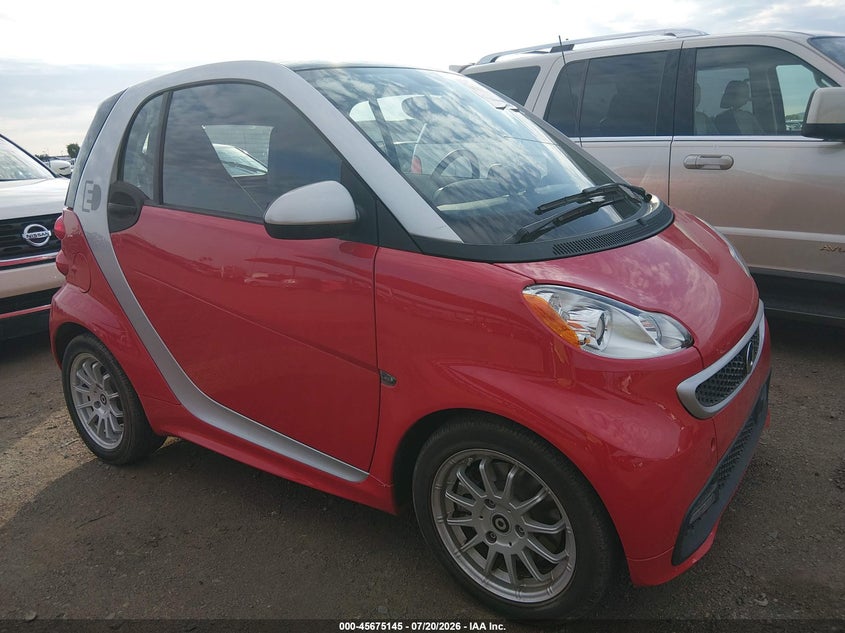 2014 Smart VIN WMEEJ9AA2EK736885 IAAI salvage auction — NORMAL WEAR, Clear-Dealer Only (Arizona), sold $200 on 2026-08-04 (photo 1)