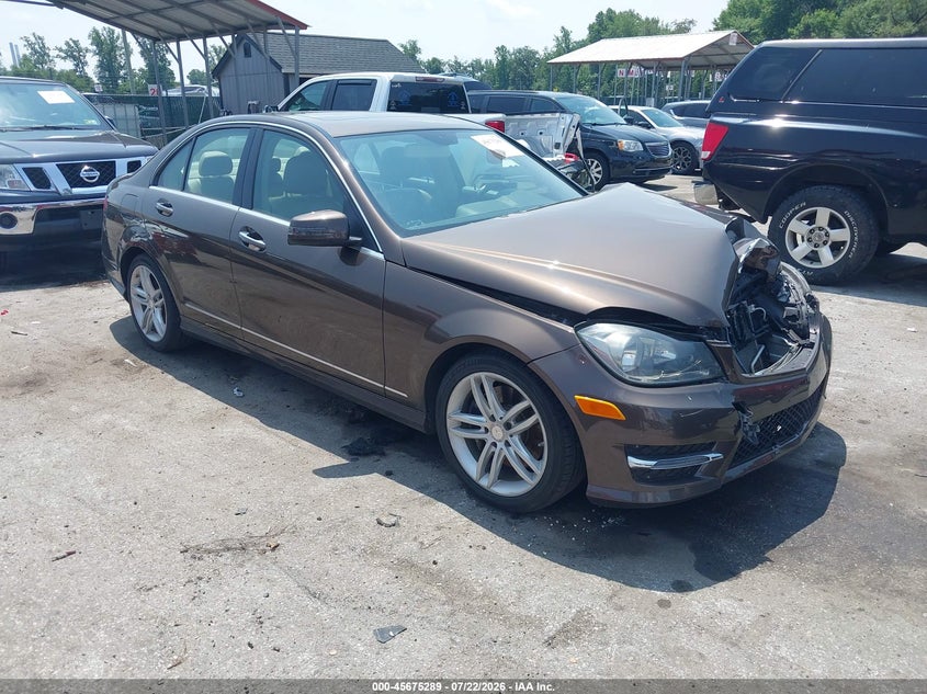 2014 Mercedes-benz C-klasse VIN WDDGF8AB1EA914633 IAAI salvage auction — FRONT END, Wait Title, sold $2,200 on 2026-09-05 (photo 1)