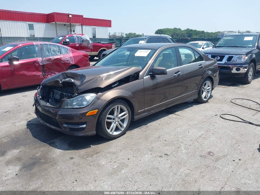 2014 Mercedes-benz C-klasse VIN WDDGF8AB1EA914633 IAAI salvage auction — FRONT END, Wait Title, sold $2,200 on 2026-09-05 (photo 2)