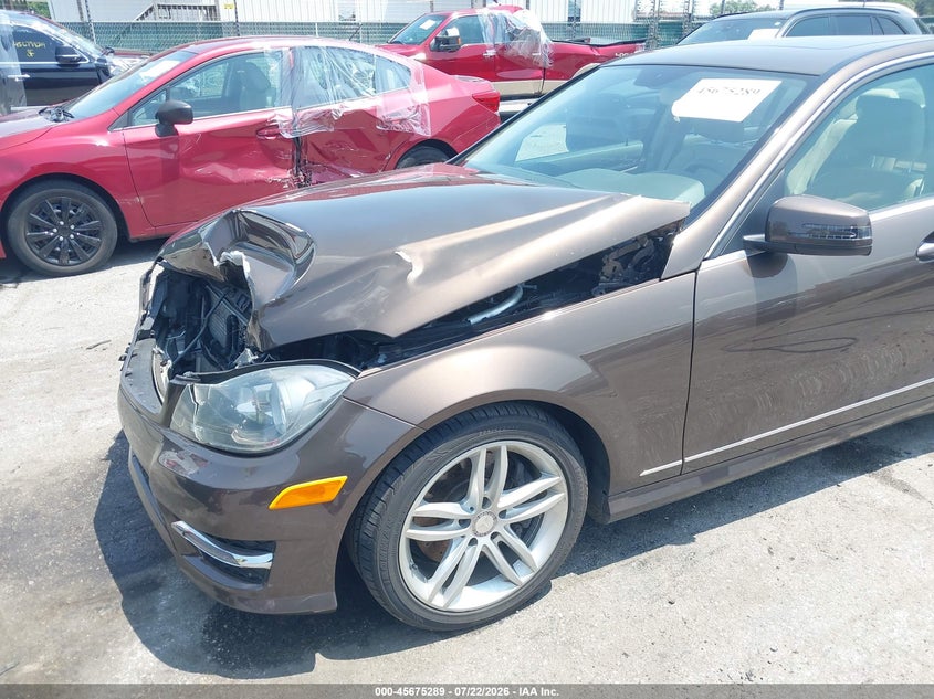 2014 Mercedes-benz C-klasse VIN WDDGF8AB1EA914633 IAAI salvage auction — FRONT END, Wait Title, sold $2,200 on 2026-09-05 (photo 6)