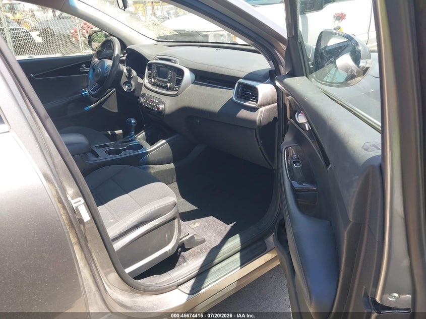 2018 Kia Sorento VIN 5XYPG4A55JG389998 IAAI salvage auction — NORMAL WEAR, Clear - Dealer Only (California), sold $725 on 2026-07-28 (photo 5)