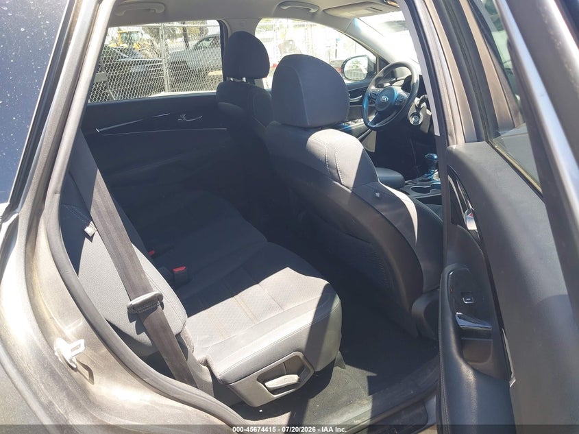 2018 Kia Sorento VIN 5XYPG4A55JG389998 IAAI salvage auction — NORMAL WEAR, Clear - Dealer Only (California), sold $725 on 2026-07-28 (photo 8)