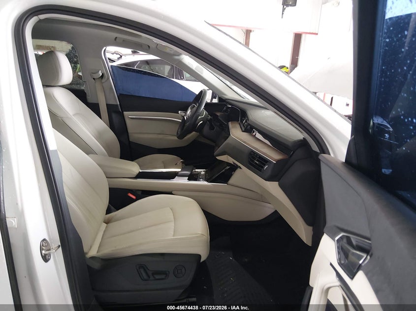 2019 Audi E-tron VIN WA1LAAGEXKB024227 IAAI salvage auction — LEFT FRONT, Salvage (North Carolina), sold $8,150 on 2026-09-04 (photo 5)