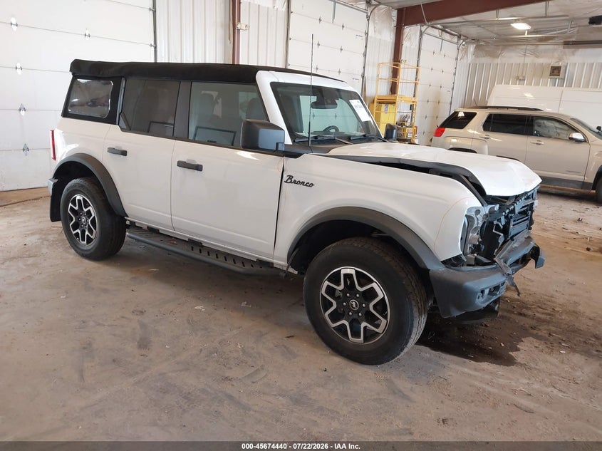 2023 Ford Bronco VIN 1FMDE5BHXPLB13199 — IAAI salvage auction photo