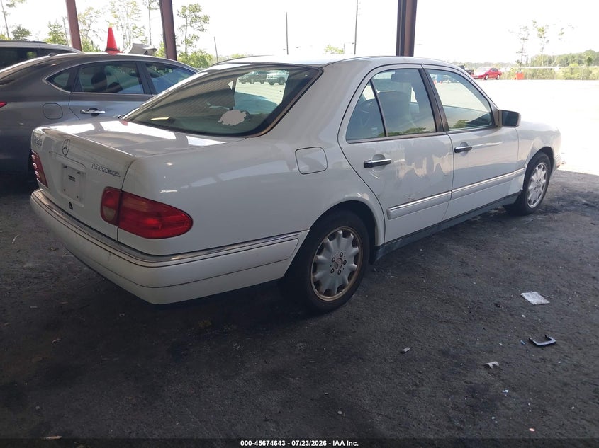 1999 Mercedes-benz E-class VIN WDBJF25H8XA771242 IAAI salvage auction — NORMAL WEAR, Clear (Florida), sold $575 on 2026-07-28 (photo 4)