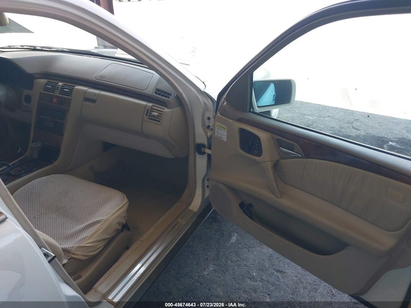 1999 Mercedes-benz E-class VIN WDBJF25H8XA771242 IAAI salvage auction — NORMAL WEAR, Clear (Florida), sold $575 on 2026-07-28 (photo 5)