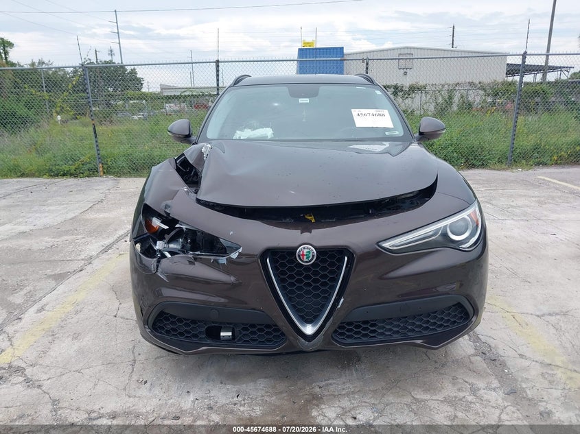 2018 Alfa romeo Stelvio VIN ZASFAKPN0J7B71240 IAAI salvage auction — FRONT END, Salvage Title, sold $2,400 on 2026-08-19 (photo 6)