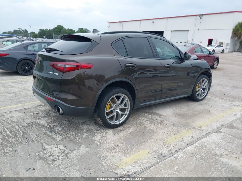 2018 Alfa romeo Stelvio VIN ZASFAKPN0J7B71240 IAAI salvage auction — FRONT END, Salvage Title, sold $2,400 on 2026-08-19 (photo 4)