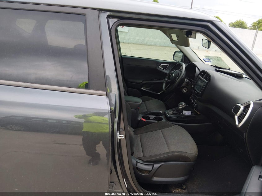 2021 Kia Soul VIN KNDJ23AU3M7792904 IAAI salvage auction — REPOSSESSION, Wait Title, sold $8,000 on 2026-08-07 (photo 5)