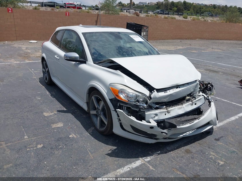 2013 Volvo C30 VIN YV1672MK8D2311726 IAAI salvage auction — FRONT END, Salvage Title, sold $575 on 2026-08-12 (photo 1)