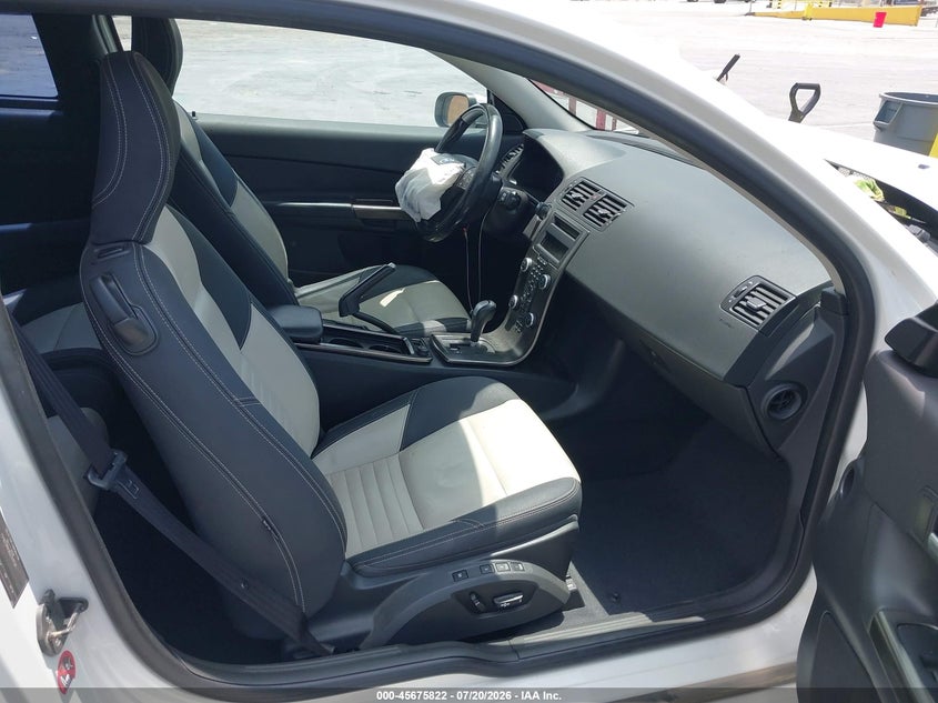 2013 Volvo C30 VIN YV1672MK8D2311726 IAAI salvage auction — FRONT END, Salvage Title, sold $575 on 2026-08-12 (photo 5)