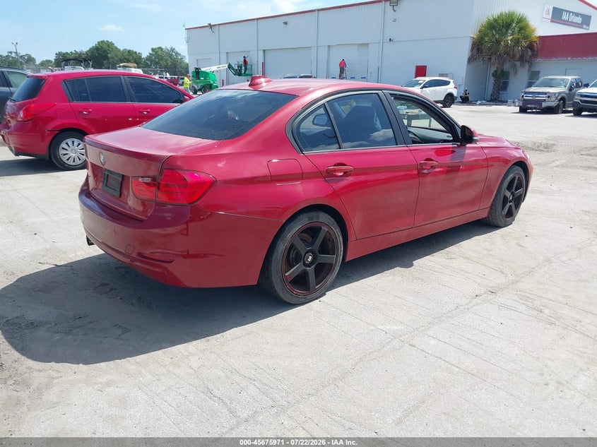 2015 BMW 3er VIN WBA3A5G52FNS87164 IAAI salvage auction — NORMAL WEAR, Clear (Florida), sold $200 on 2026-07-29 (photo 4)